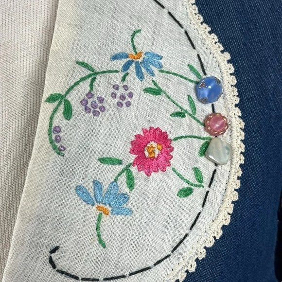 Vintage Handmade Embroidered Denim Vest‎ Floral Lapel Button Down Size Medium - Picture 4 of 8